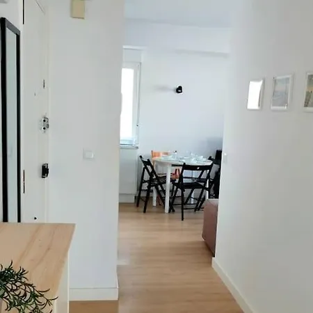 Vibescoruna: Espacioso Apartamento A Pie De Playa A Coruna