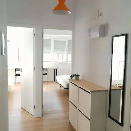 Vibescoruna: Espacioso Apartamento A Pie De Playa