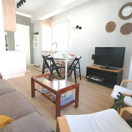 Vibescoruna: Espacioso Apartamento A Pie De Playa Apartment *