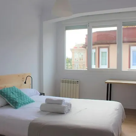 Vibescoruna: Espacioso Apartamento A Pie De Playa *