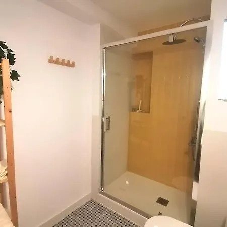 Vibescoruna: Espacioso Apartamento A Pie De Playa Apartment