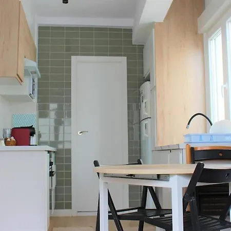 Vibescoruna: Espacioso Apartamento A Pie De Playa *